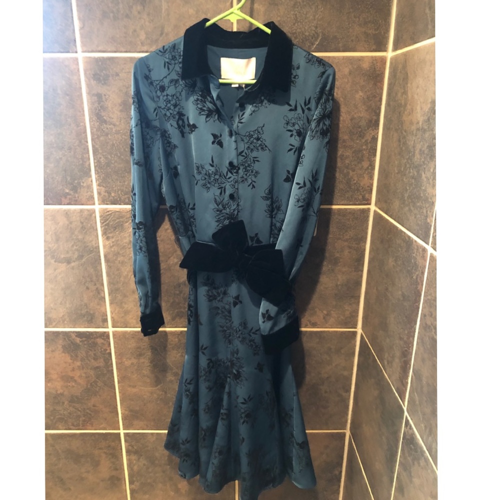 Gal Meets Glam Taylor Crepe Dress